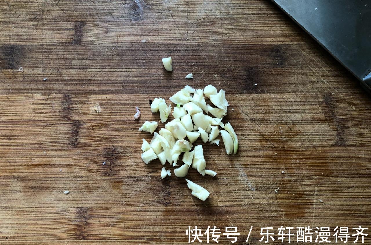 蒜苔|自制蒜台肉片焖面,做法简单,鲜美可口,大人孩子都爱吃