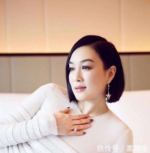 减龄 50岁左右的女人，这几种明星发型，显气质还减龄