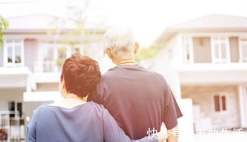 身体|女人绝经后，身体出现3种表现，警惕骨质疏松找已上门，需重视