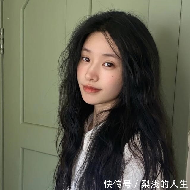 头发|夏季是护发的季节,学会这些“护发技巧”,养成乌黑顺滑的秀发