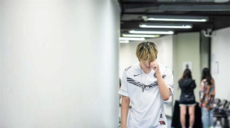 世界冠军|【记录S10】IG篇：英雄难敌版本，十年白衣少年