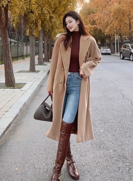 穿搭 天冷了，今年流行“大衣＋牛仔裤”简约大气，意外美出新高度！