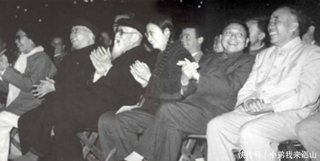 回乡|他辞官回乡,路上遇到劫匪,打开行李一看,劫匪立即跪地为其送行!