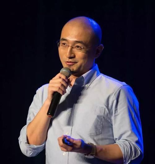 作家|小伙初二辍学靠和疯子聊天成作家：不走寻常路的人，到底有多赚？