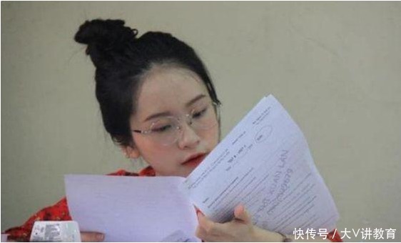 “娃娃脸”女教师走红，受大量学生关注，网友：我想回炉重造