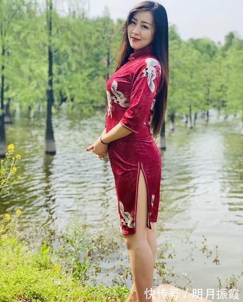 东方女性 流行复古风,旗袍风格的造型首当其冲,成为美女的首选