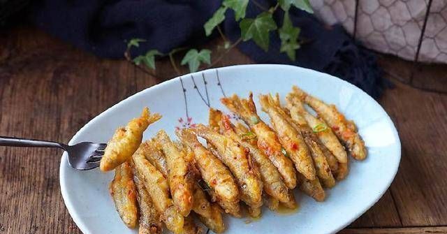 这种小鱼全是肉,买一斤5块钱给老公做了下酒菜,饭店要四十块钱