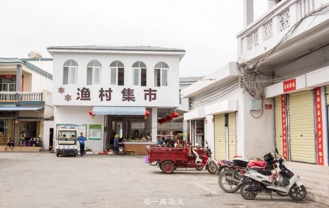 三亚湾上的美丽小岛，至今仍有渔民居住，当地话和闽南语相似