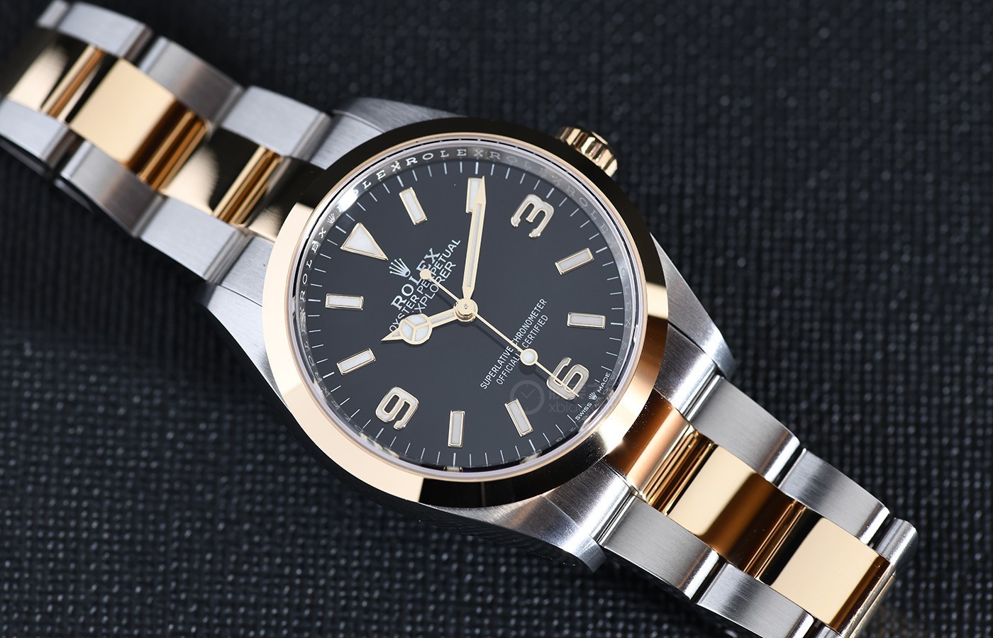 腕表|城市中的探险家 品鉴劳力士蚝式恒动探险家间金款