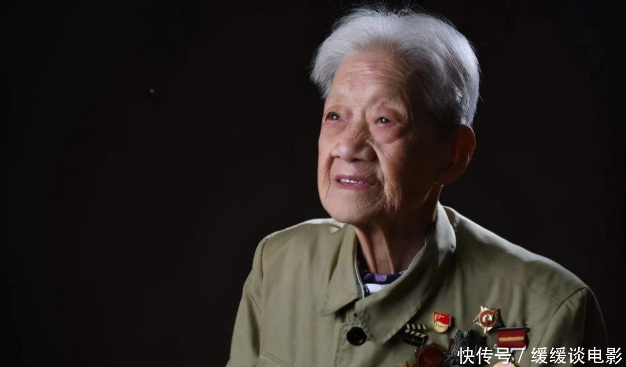 开国|上甘岭战场的女护士，她用嘴为战士排尿遭污蔑，开国中将作证