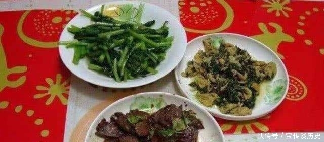 讲究|俗语:“桌上不摆三盘菜,留人莫坐乌龟席”,餐桌上的讲究知道吗