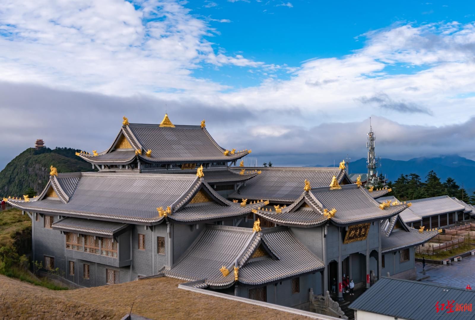 华藏寺|历时五年恢复重建，峨眉山金顶再添新景：宝顶观音殿今日开放