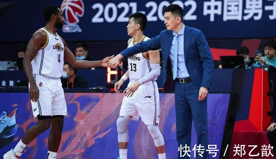 雅尼斯|CCTV5直播!辽宁男篮迎复仇之战,杨鸣喊话首钢,雅尼斯力不从心