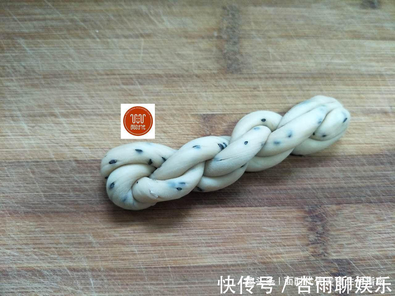 麻花形|麻花自己做，无添加，不用发面，两手一搓，做法简单更好吃
