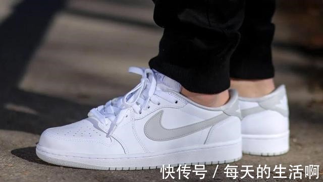 货号 今年联名太凶残!换色+盖章轻松起飞!网友破发的元年不香吗!