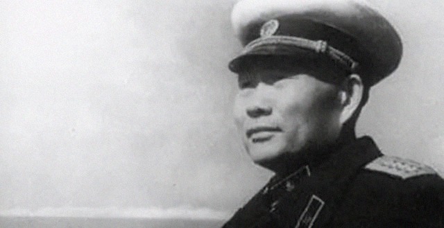 海军司令|主席到萧劲光家里做客,笑着说:让你老伴给我炒几个菜