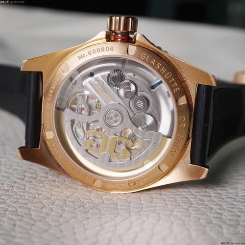 公价20万，德国豪华潜水表“最强”战斗力