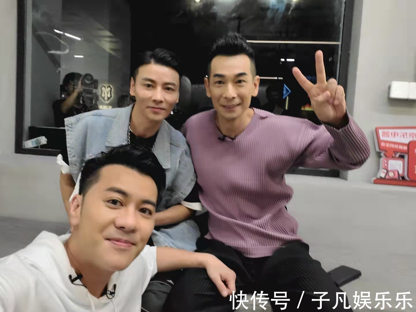 網(wǎng)友艷福不淺,《披荊斬棘的哥哥》哥哥們手機(jī)相冊(cè)私照曝光