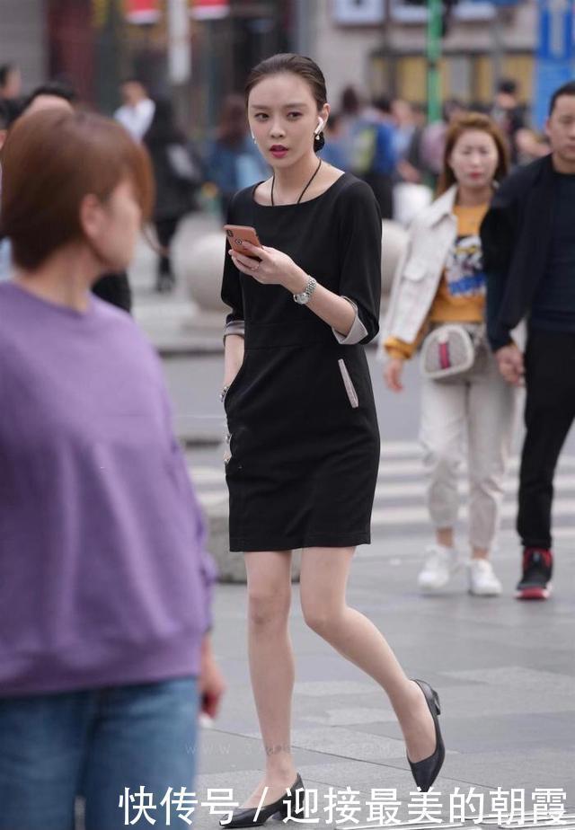 娇羞可爱的小姐姐,时尚穿搭休闲款职业装,显瘦显高更显气质优雅