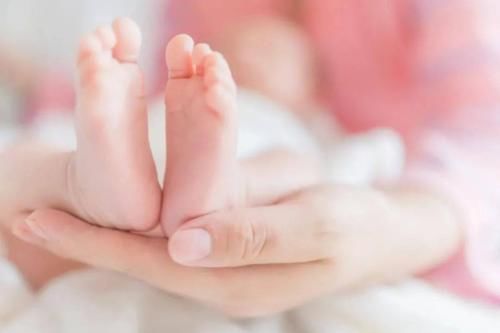 浴室|给宝宝洗澡的正确姿势“2顺序+2时间+1物”,是不能忽视的大行动