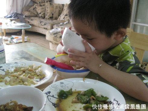 体重表|儿童标准身高体重表来了,快自查娃是否达标,偏低矮小要及时补救