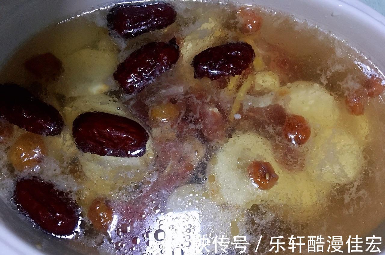 天冷多喝汤，山药搭配瘦肉一起煲汤，营养滋补做法简单