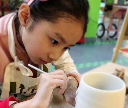 孩子|孩子有以下4个行为,说明他智商高,很多家长却误以为是“缺点”