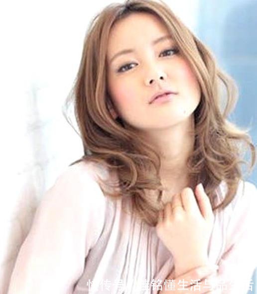 女性 适合圆脸低发际线的发型,学会这几种,很快令你洋气起来!