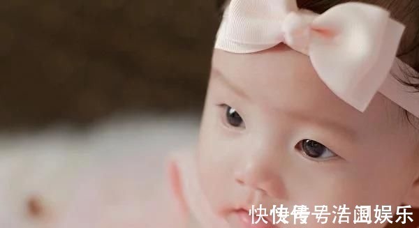 宝宝|儿子出生没几天,宝妈发现宝宝就“没睁过眼”