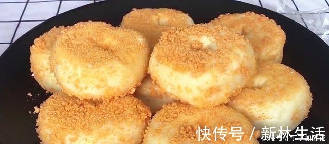 香甜|面粉里加2个鸡蛋,不用烤箱做小饼,香甜暄软,比面包简单好吃!