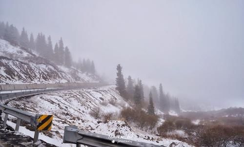 在新疆遇到暴风雪是什么样的体验？风景极美，路却很难开