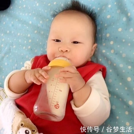 一时气|宁可饿着孩子,也别在睡前吃4样食物,脾胃伤了,积食还长不高