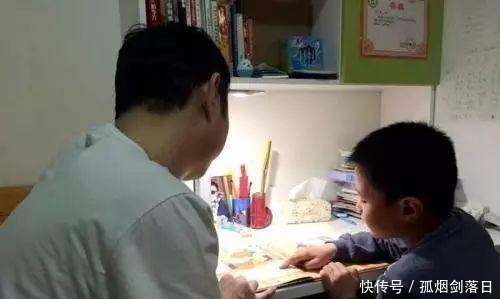 妈妈|“妈妈，我再玩3分钟”，2种父母不同回答，成就孩子不同人生