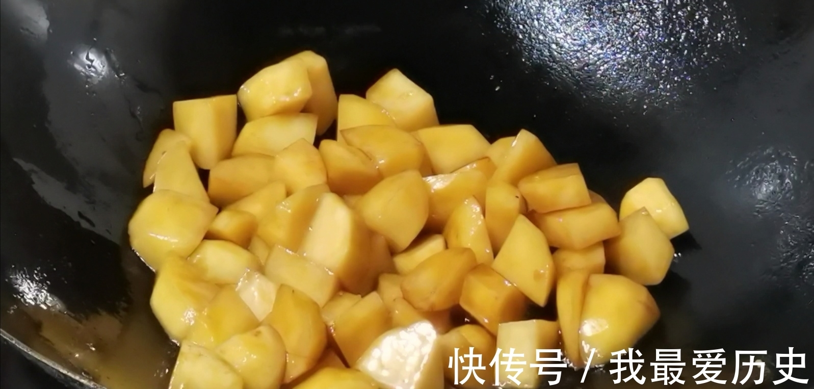 正确做法|土豆烧排骨的正确做法，教你在家做，肉质鲜嫩既健康，下饭又下酒