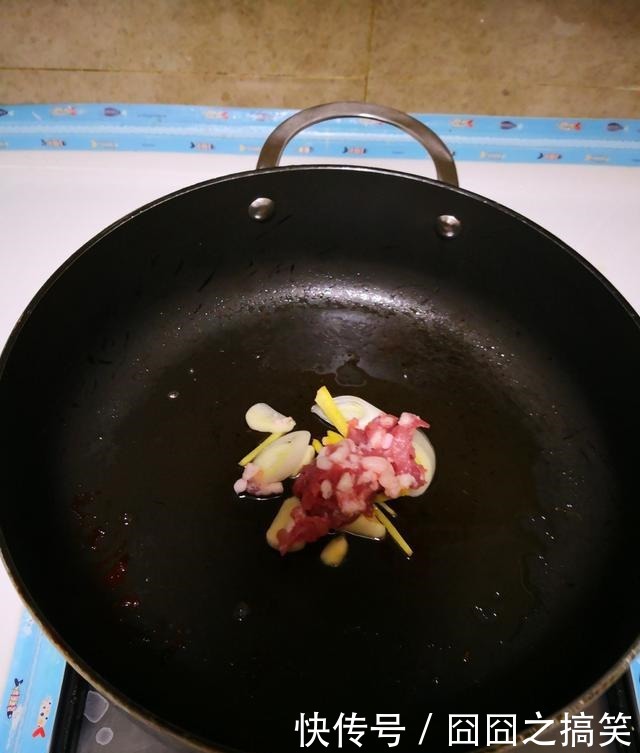 “西兰花”有人焯水!有人直接炒!酒店大厨说这样做,又脆又入味