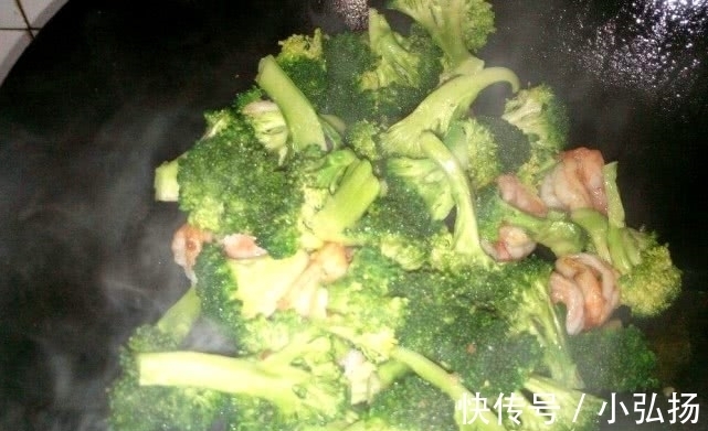 虾仁|炒虾仁时,记得加上这一步,虾仁又嫩又滑,而且没有腥味