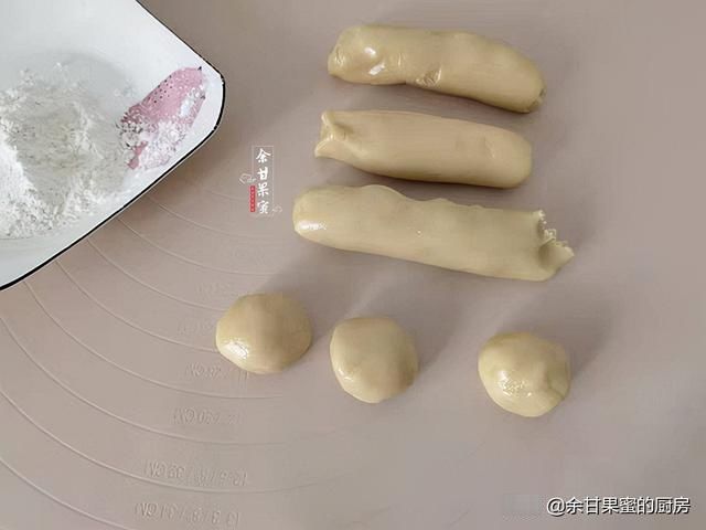 玉米油|中秋节做月饼，食材价格虽贵，但自己做得真材实料，吃得更放心