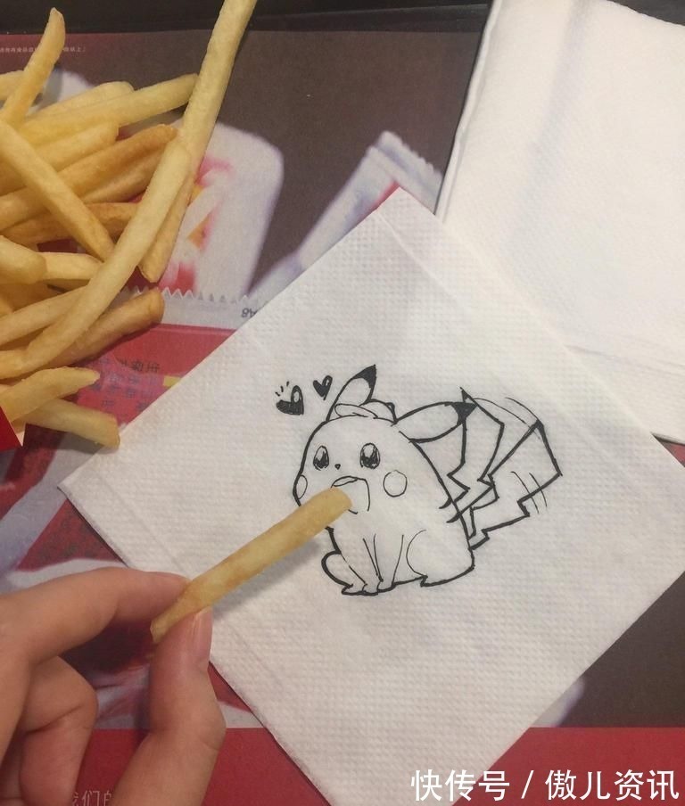 番茄酱!灵魂画师用餐具作画,快餐吃出感情来,皮卡丘贪吃又可爱