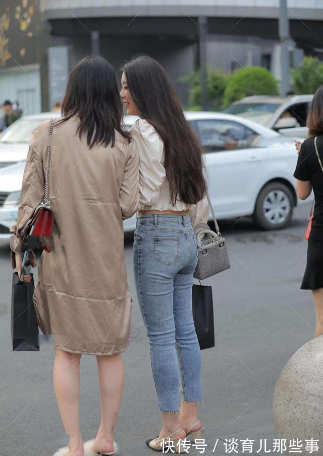 上衣 美女“淑女风格上衣搭配牛仔裤”，个性又好看，尽显温柔气质