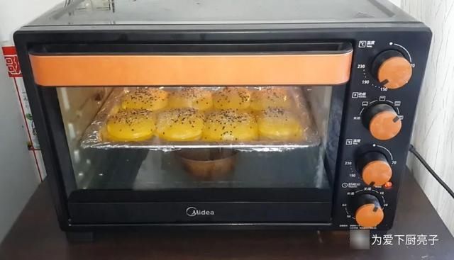 面粉不要烤面包了，掌握正确做法，让你吃一口就爱上，真的太香了