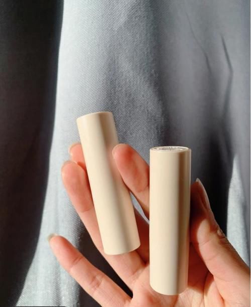 试色 别再嫌弃平价口红了,这几支好看又温柔,拿来当试色都不嫌贵!