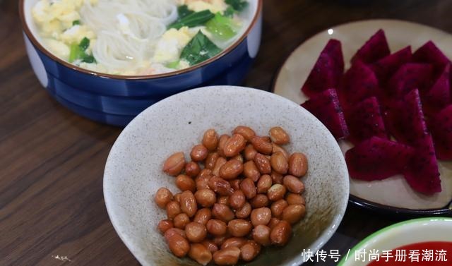 早餐|俩孩子的早餐,中西合璧超快手,孩子说天天吃也不会腻,太丰盛