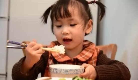 火开关|宝宝身上有2个“清火开关”，父母常揉按，赶走火气，孩子身体好