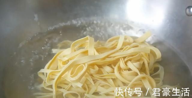 好吃|豆腐皮这样做实在太好吃了，吃一次就念念不忘，全家都爱吃