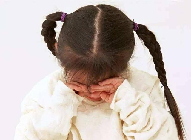 女儿|女孩第一次月经,若是不早于这个年龄,发育没问题,不用担心身高