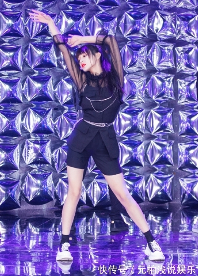 拥有漫画脸是什么体验?程潇好惊艳,杨超越被赞“会呼吸的芭比”