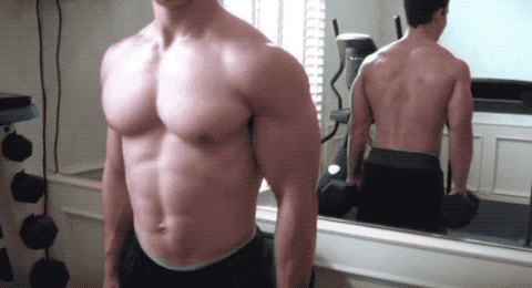 肌肉|哑铃是强大的辅助器械，尤其对胳膊肌肉的锻炼，往往能起到好作用