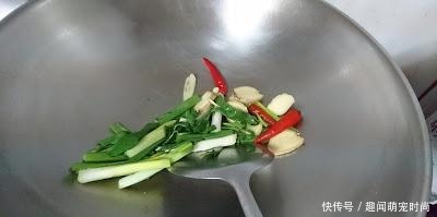 怪不得|卤牛腱时,记住不能放它,放它这锅就废了,怪不得牛肉又柴又难吃