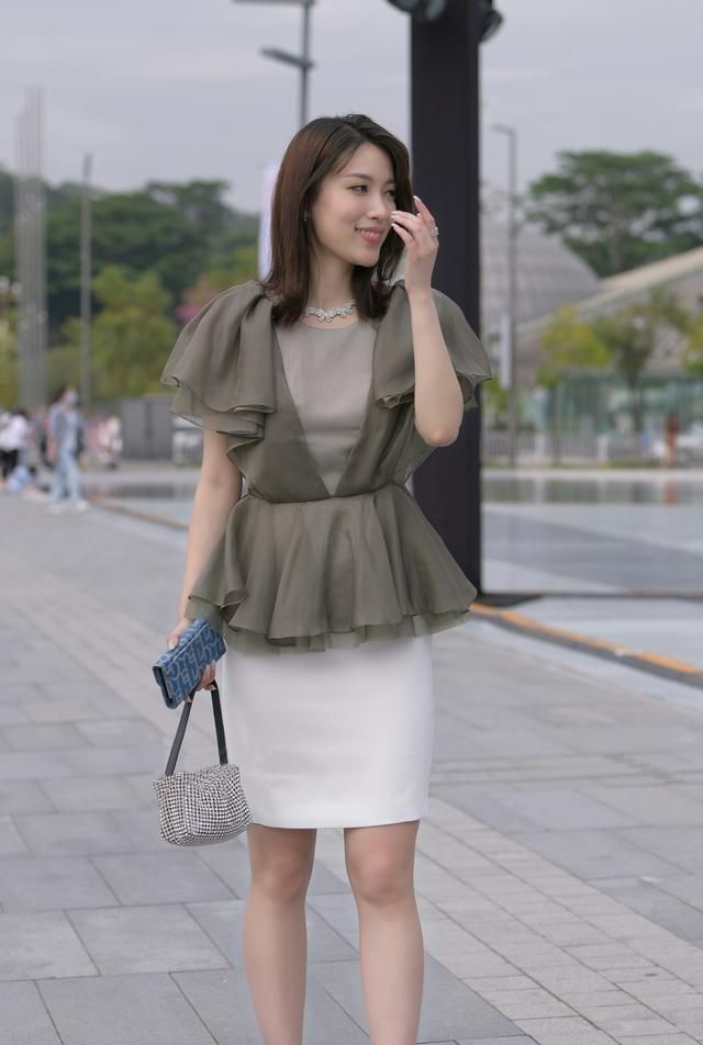 裙子 洋气精致的连衣裙穿搭十分衬气质,展示美好身材,时尚多姿