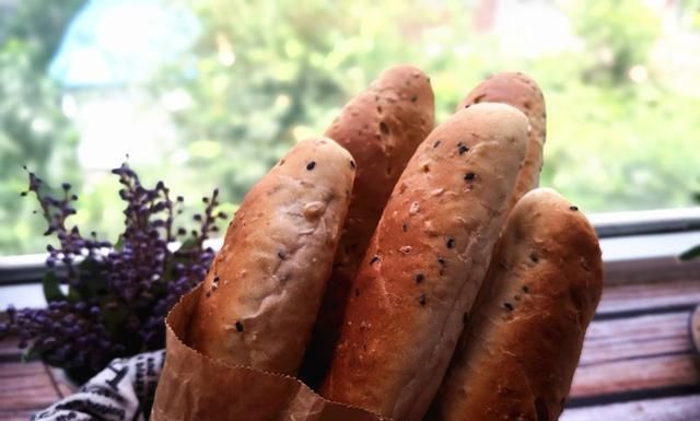 这个面包不一般,好多食材在其中,口口有惊喜,越嚼越香,吃不够